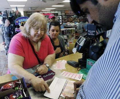 Người Mỹ "phát sốt" với giải xổ số 600 triệu USD ảnh 5