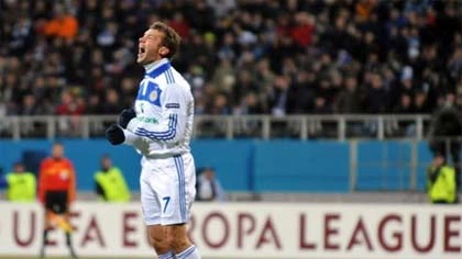 Shevchenko chỉ giáo Torres ảnh 2