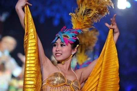 Đêm hội Carnaval Hạ Long rực rỡ sắc màu ảnh 23