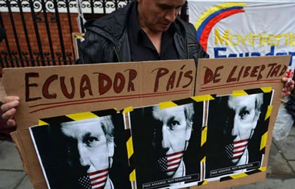 Vì sao Ecuador dang tay bảo vệ ông chủ WikiLeaks? ảnh 1