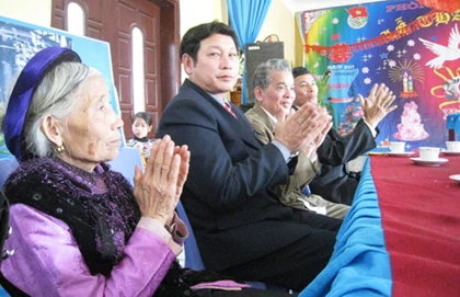 Đám cưới 870 nghìn đồng ảnh 2