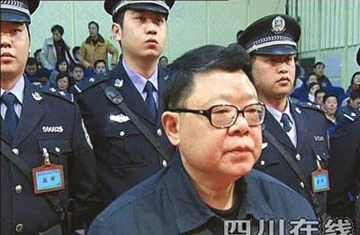 Đối đầu với mafia, vượt qua mọi mưu sát ảnh 2