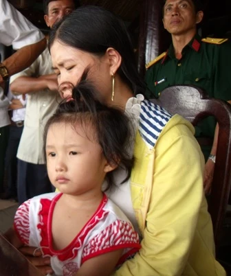 Vụ chìm tàu Dìn Ký: "Nhà tôi không còn đủ người chít khăn tang" ảnh 4