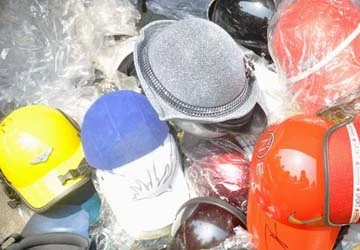 TP HCM thu giữ hơn 3.000 mũ bảo hiểm rởm ảnh 1