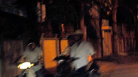 Bài 2: Chợ tình "gay" và những cảnh quái gở ảnh 1 Bài 2: Chợ tình "gay" và những cảnh quái gở ảnh 1