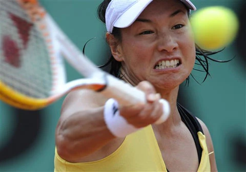 Safina chia tay Roland Garros trong cay đắng ảnh 1
