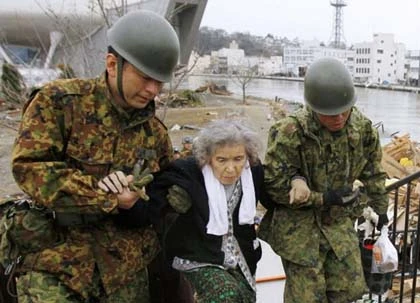 Nhật hủy kế hoạch dùng trực thăng tạo mưa axit ảnh 9