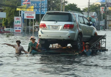 Tại sao Bangkok bị ngập nặng - Bài 1: Bất hợp lý từ chuyện xả lũ ảnh 2
