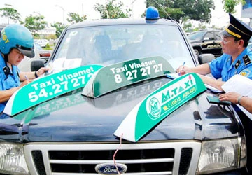 TP.HCM: Sẽ mạnh tay với taxi nhái, taxi giả ảnh 2 TP.HCM: Sẽ mạnh tay với taxi nhái, taxi giả ảnh 2