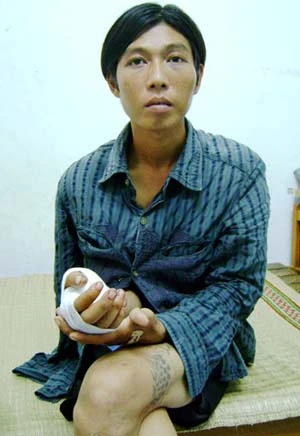 Băng nhóm thanh toán nhau làm náo loạn bệnh viện ảnh 1