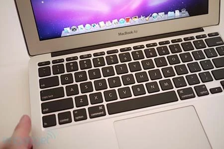 Cận cảnh Macbook Air "siêu mỏng" mới ảnh 15 Cận cảnh Macbook Air "siêu mỏng" mới ảnh 15