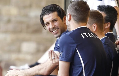 Buffon nổi giận vì bị nghi “dính chàm” ảnh 2