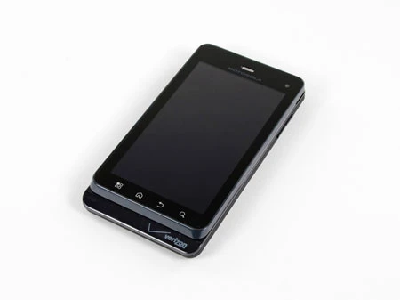 “Mổ xẻ” điện thoại Motorola Droid 3 ảnh 1