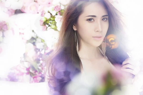 Vẻ cuốn hút khó cưỡng của Thủy Tiên ảnh 10