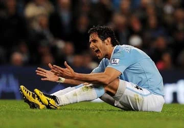 Santa Cruz mở đầu cuộc tháo chạy khỏi Man City ảnh 1