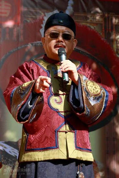 Hòa Thân “lên voi xuống chó” ảnh 2 Hòa Thân “lên voi xuống chó” ảnh 2