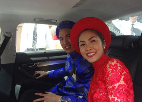 Tăng Thanh Hà cười hết cỡ trong lễ rước dâu ảnh 2