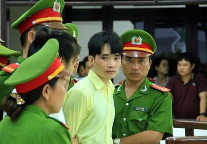 Bồi thường 10 triệu đồng, vợ 'siêu trộm' được giảm án tù ảnh 1