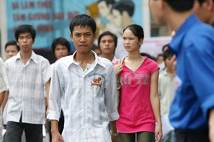 Kết thúc buổi thi môn Hoá. Ảnh: Lê Anh Dũng