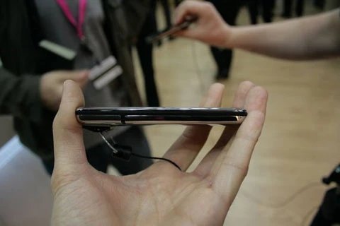 "Người mẫu" Nokia 6700 Classic ảnh 1