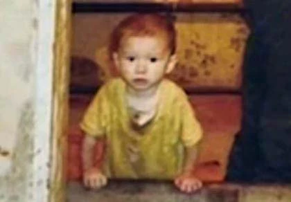 Giải cứu cậu bé 2 tuổi bị nhốt trong chuồng dê ảnh 1