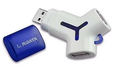 Ridata EZ Yego là USB hình chữ Y có hai cổng phụ để kết nối các thiết bị khác với dung lượng 1-8 GB.