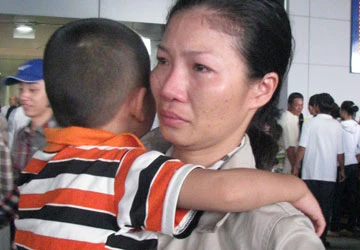 Những ngày kinh hoàng trong xưởng may ảnh 1