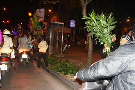 Những dịch vụ “hái ra tiền” trong đêm giao thừa ảnh 7