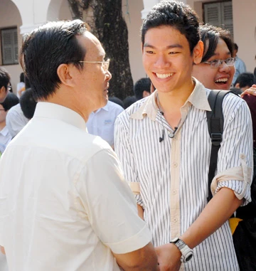 Người thầy trong ký ức học trò thành đạt ảnh 1