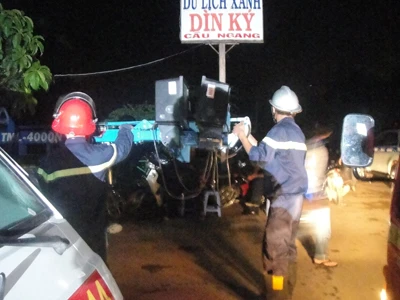 Tin mới nhận: Tàu du lịch Dìn Ký chìm trên sông Sài Gòn, còn 15 người mất tích ảnh 7