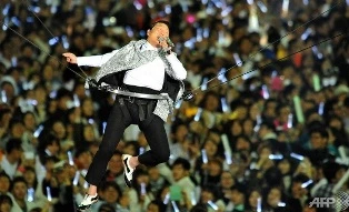 Psy phá kỷ lục của Susan Boyle lẫn Justin Bieber ảnh 1