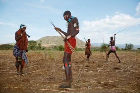 Bộ lạc nguyên thủy cuối cùng ở châu Phi ảnh 8 Bộ lạc nguyên thủy cuối cùng ở châu Phi ảnh 8