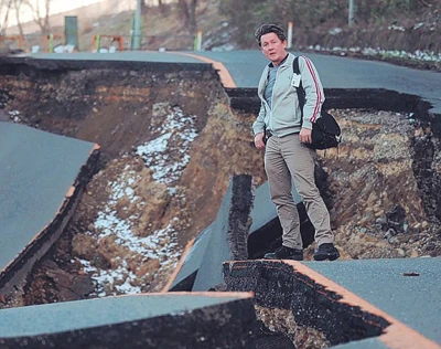 Nhật Bản ngày thứ 3 sau động đất: Hoang tàn và chết chóc ảnh 6