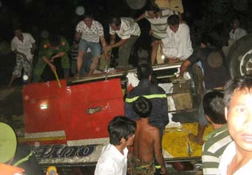 Thảm nạn Sêrêpôk: Xe khách chở quá số người quy định ảnh 1