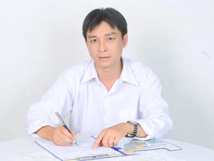 Thầy giáo trẻ viết chữ đẹp đến khó tin ảnh 3