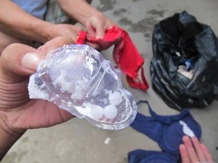 Phát hiện nhiều áo ngực có chứa “thuốc lạ” ở Nghệ An ảnh 1