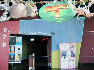 Ngay cả rạp chiếu nổi tiếng đông khách như Mega cũng thưa người. Ảnh: Hạnh Phương. Ngay cả rạp chiếu nổi tiếng đông khách như Mega cũng thưa người. Ảnh: Hạnh Phương.