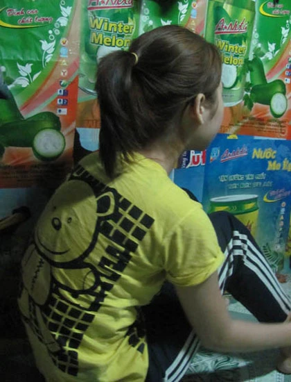 Tin lời hàng xóm, bị lừa đi bán trinh ảnh 1 Tin lời hàng xóm, bị lừa đi bán trinh ảnh 1