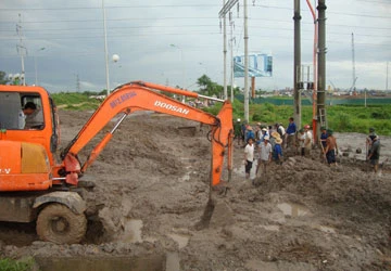 Hà Nội: Gần 50 ngôi mộ bị lấp trong một đêm ảnh 1