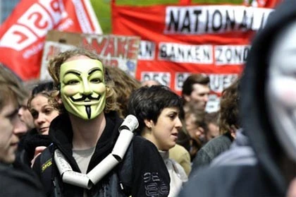 Biểu tình nổ ra khắp Tây Ban Nha ảnh 9