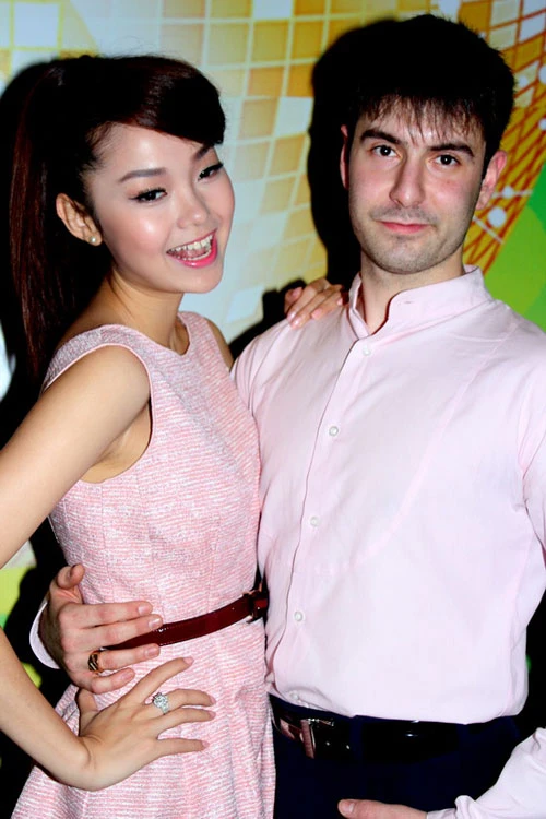 Minh Hằng: "Thủy Tiên sexy hơn tôi" ảnh 1