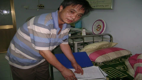 Bác sĩ bị đánh ngay tại viện bị lục tung phòng làm việc ảnh 2 Mô tả ảnh.