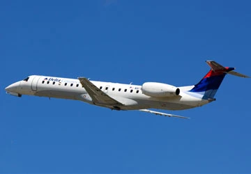 Cơ trưởng mắc kẹt trong toilet máy bay ảnh 1