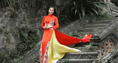 Sao mai Phạm Phương Thảo "phiêu" với áo dài ảnh 3