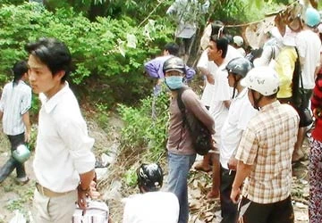 Phát hiện xác chết bên đại lộ Bình Dương ảnh 1