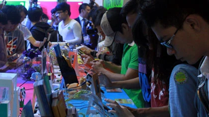 Smartphone ngày càng rẻ ảnh 1