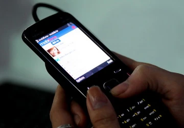 Hàng tỷ đồng chảy ngược vào túi nhà mạng ảnh 1