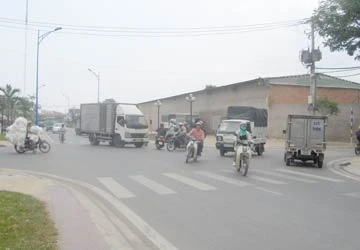 Nhiều ngã tư thiếu đèn tín hiệu giao thông ảnh 1