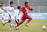 V.League 2008: “Kẻ đắp chăn bông, kẻ lạnh lùng” ảnh 1