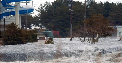 Những nơi chịu ảnh hưởng nặng nề nhất là Miyagi, Fukushima và Iwate. Ở Iwaki và Fukushima, nước lũ tràn vào thị trấn.